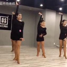 拉丁舞成人室外拍摄视频