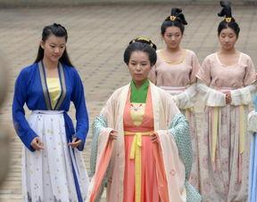 汉服成人装法视频讲解,传统服饰的优雅演绎
